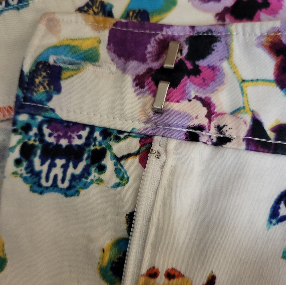 Nicole by Nicole Miller Floral Shorts Size 12 - Picture 5 of 7